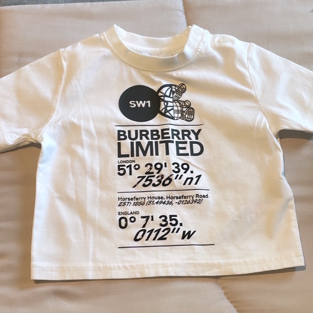 Burberry t-shirt